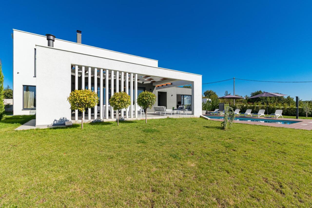 Sabina Villa