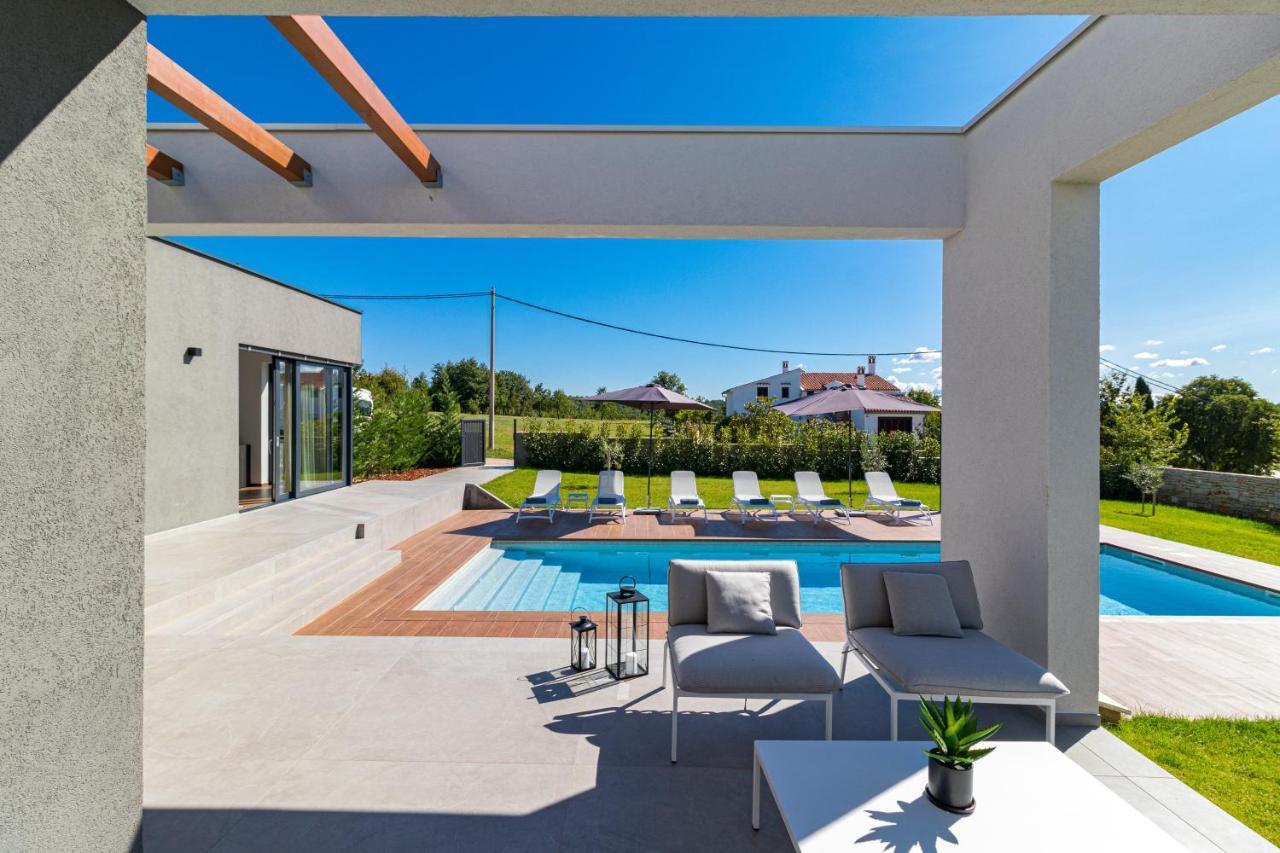Sabina Villa *