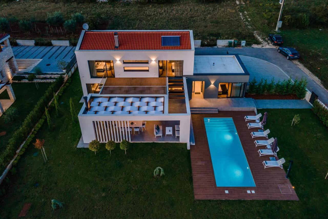 Sabina Villa *